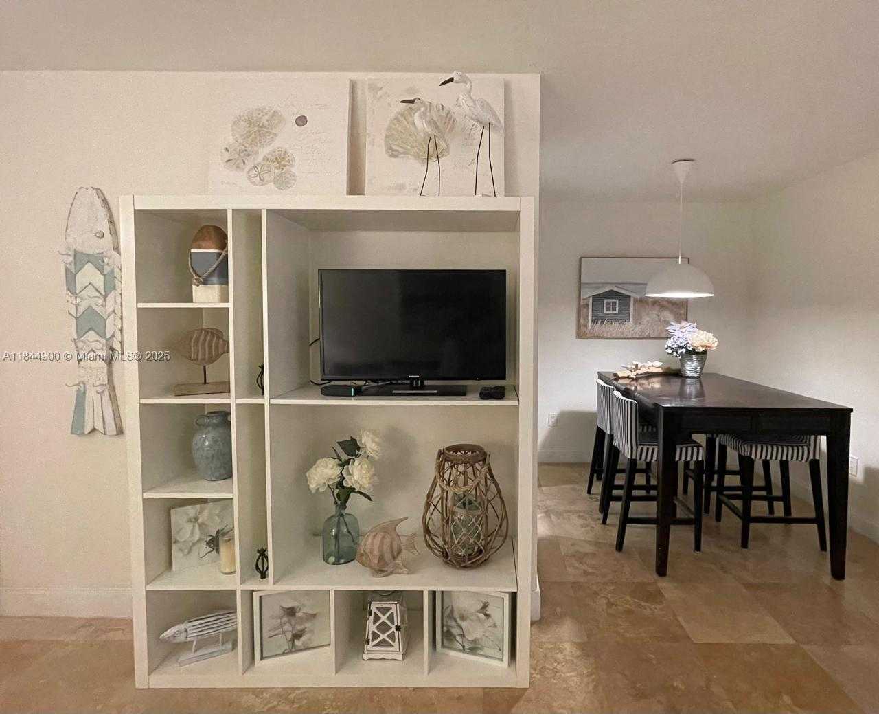 Small Image of 100 SUNRISE DR #27, Key Biscayne Number 8