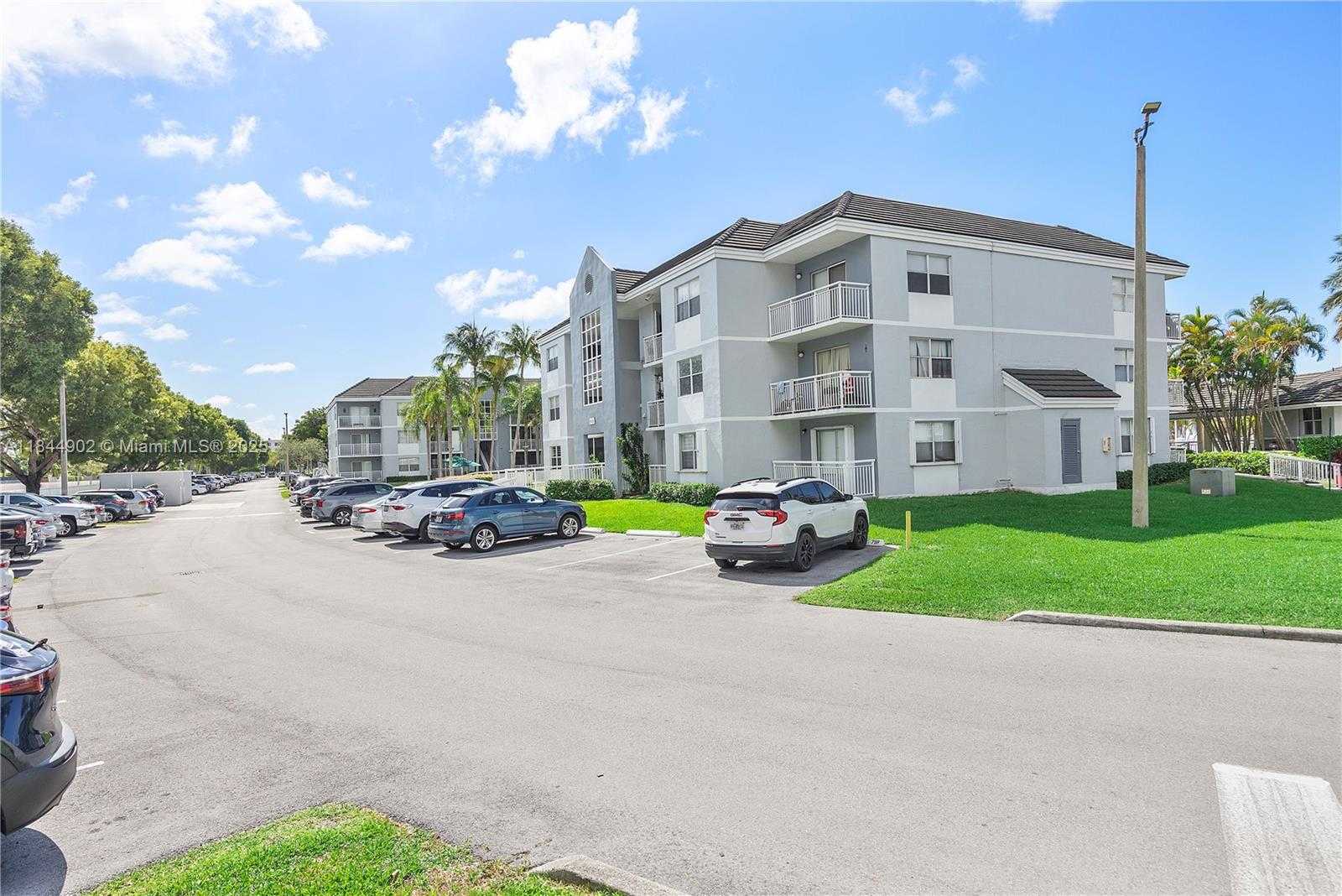 Small Image of 8620 SOUTH WEST 212TH ST #301, Cutler Bay Number 3