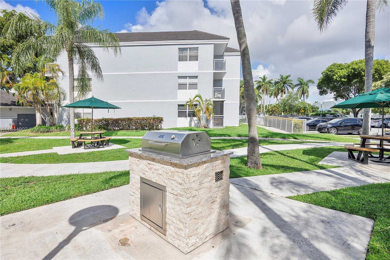 Small Image of 8620 SOUTH WEST 212TH ST #301, Cutler Bay Number 4