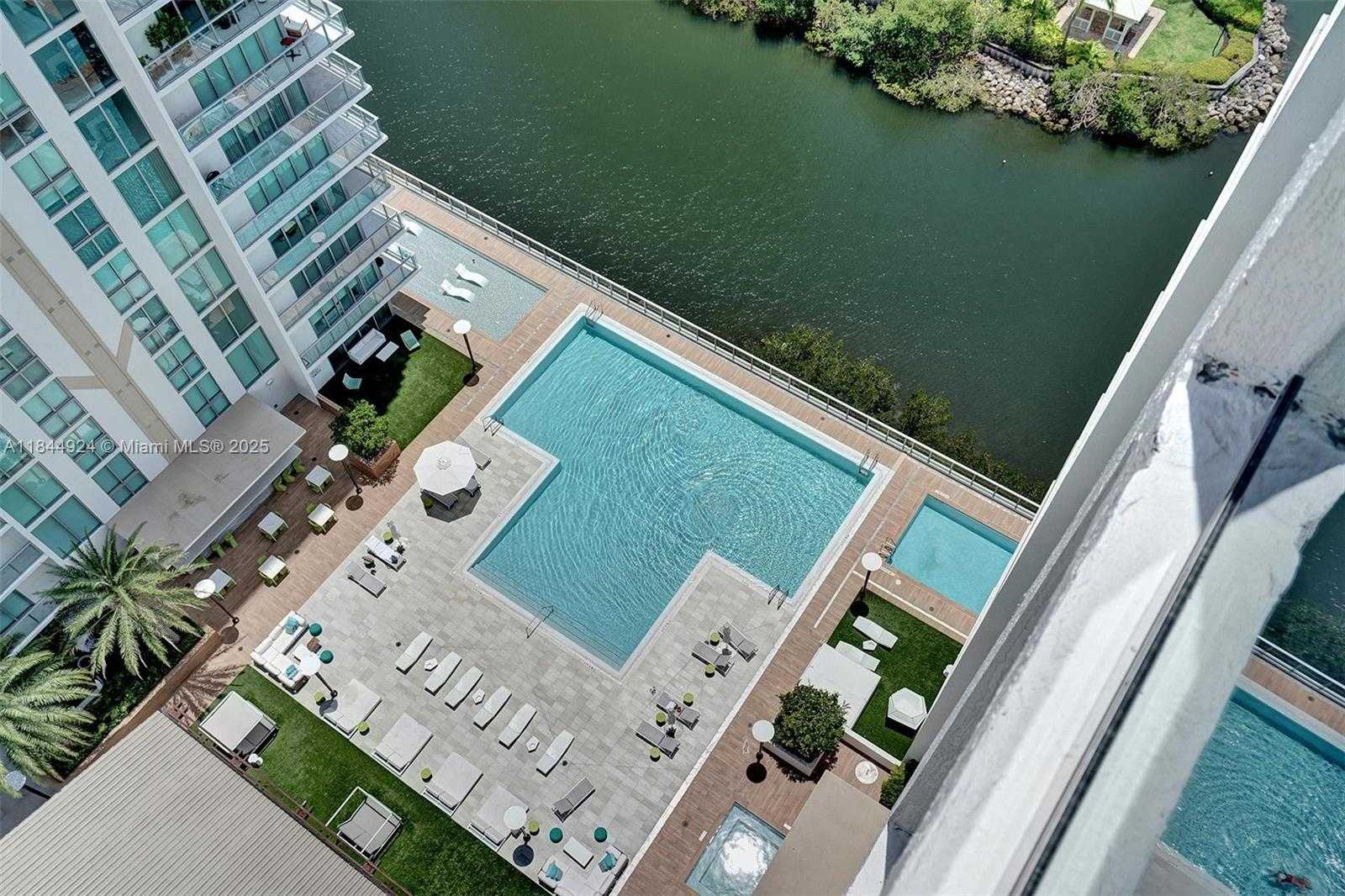 Small Image of 330 SUNNY ISLES BLVD #5-2207, Sunny Isles Beach Number 11