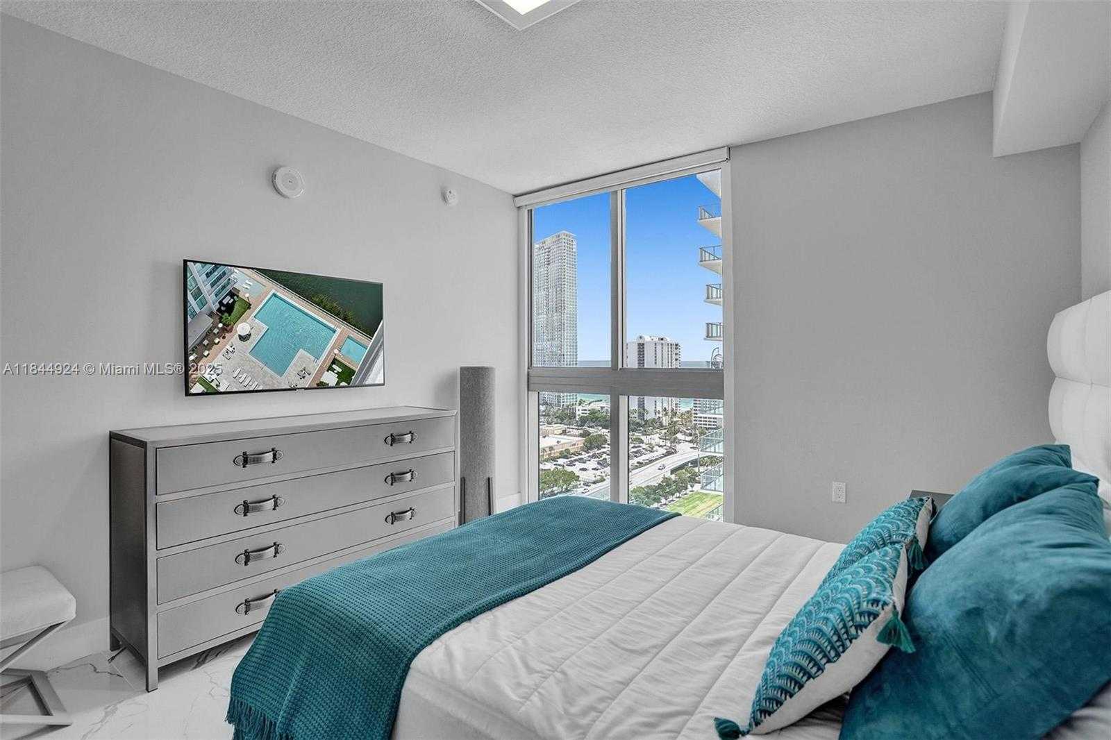 Small Image of 330 SUNNY ISLES BLVD #5-2207, Sunny Isles Beach Number 14