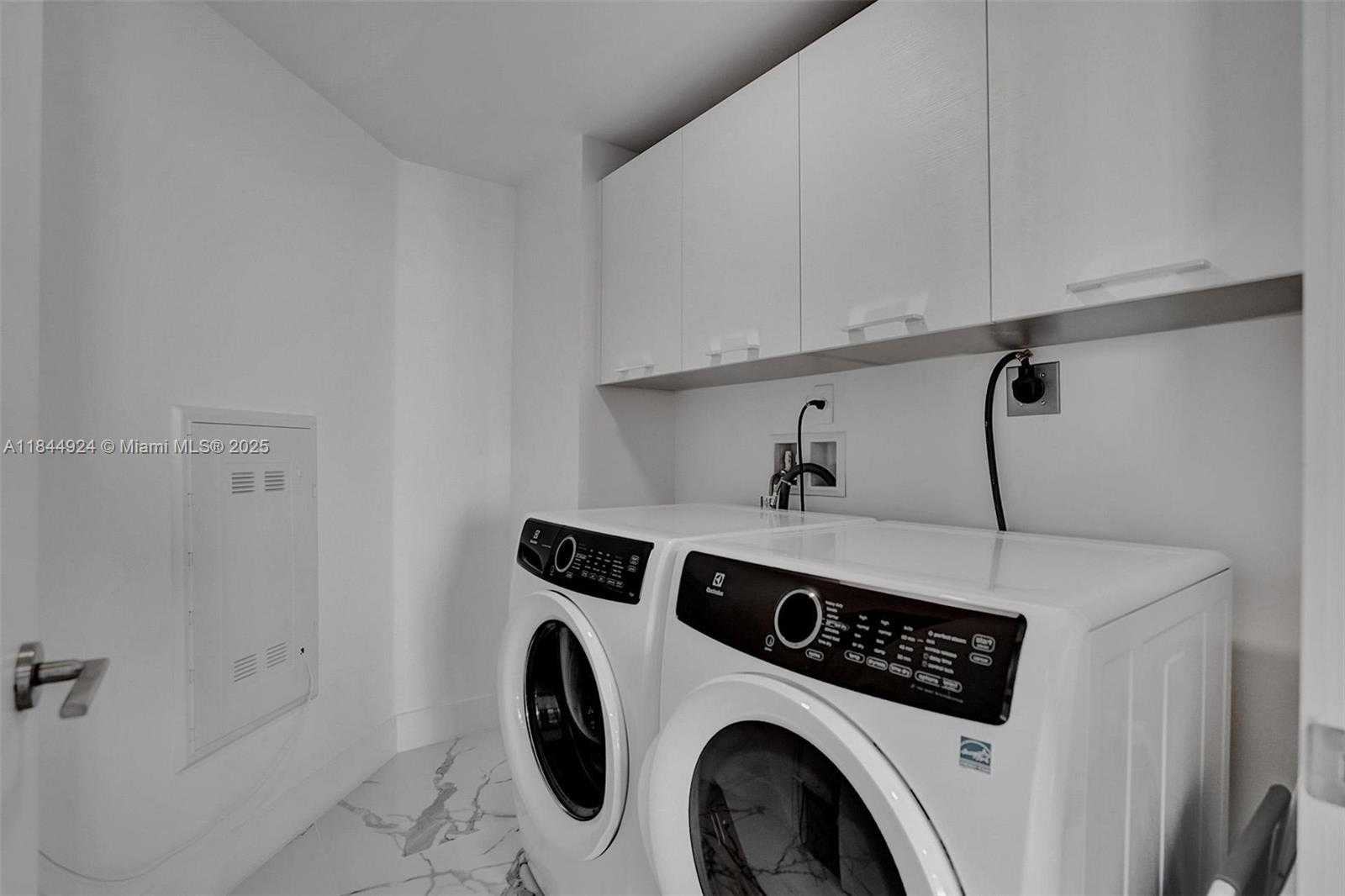 Small Image of 330 SUNNY ISLES BLVD #5-2207, Sunny Isles Beach Number 17