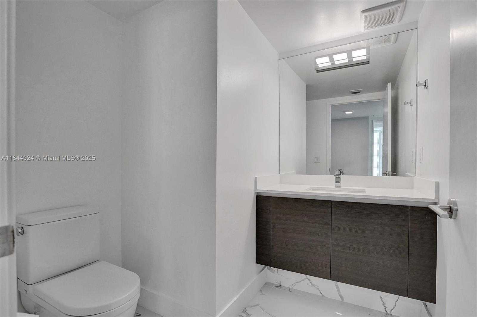 Small Image of 330 SUNNY ISLES BLVD #5-2207, Sunny Isles Beach Number 24