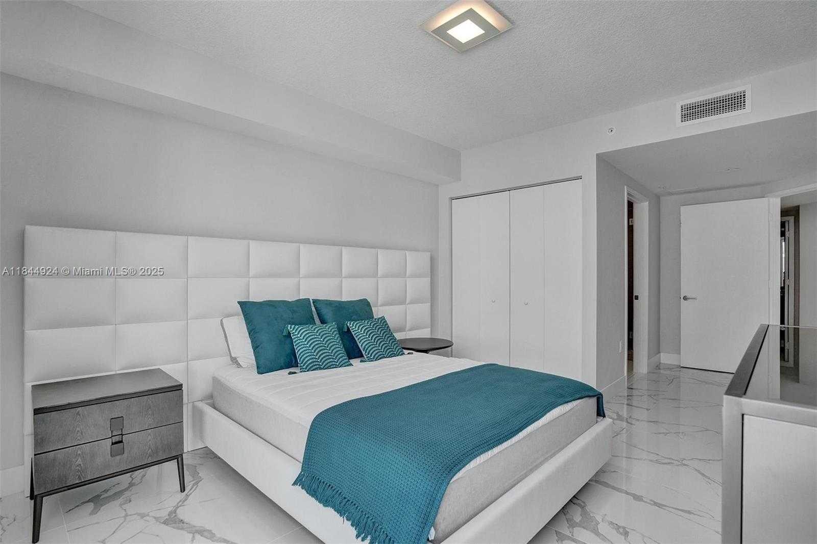 Small Image of 330 SUNNY ISLES BLVD #5-2207, Sunny Isles Beach Number 29