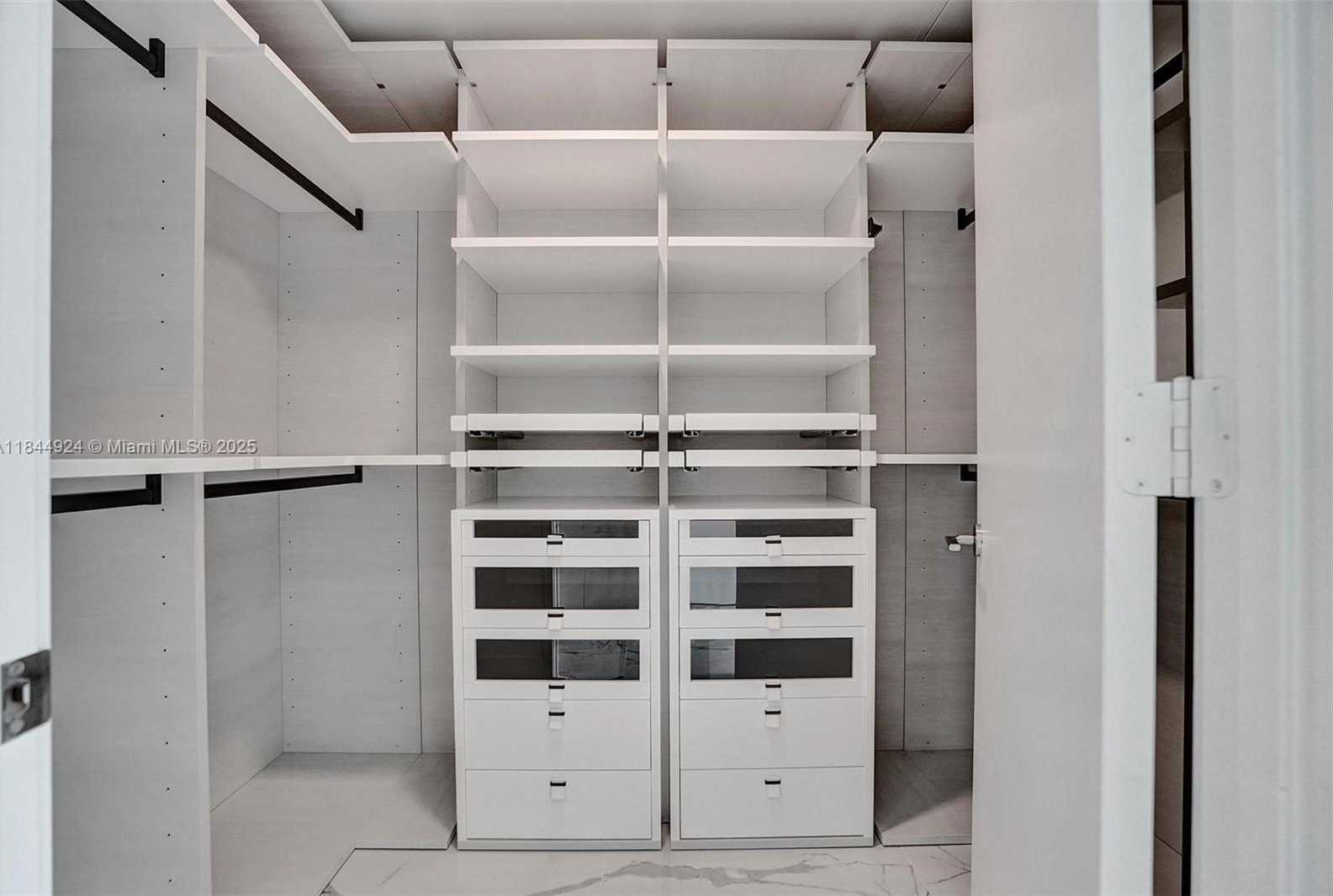 Small Image of 330 SUNNY ISLES BLVD #5-2207, Sunny Isles Beach Number 8