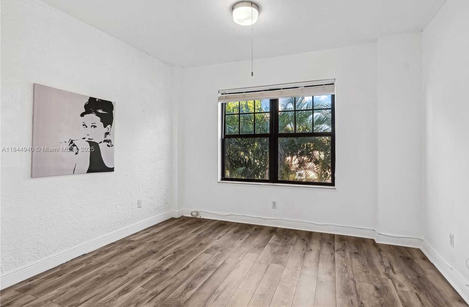 Small Image of 934 MICHIGAN AVE #209, Miami Beach Number 11