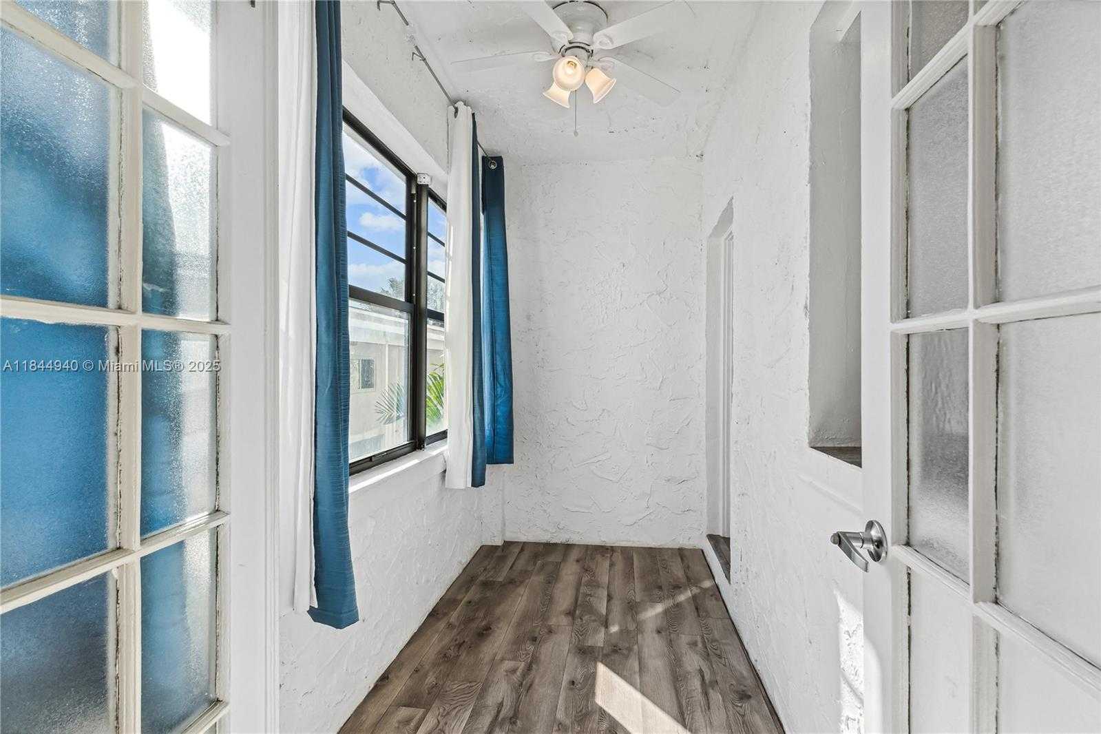 Small Image of 934 MICHIGAN AVE #209, Miami Beach Number 17