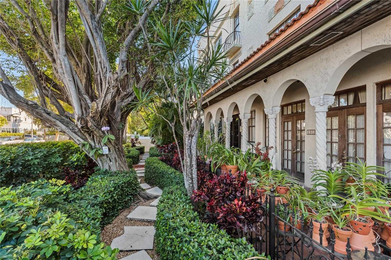 Small Image of 934 MICHIGAN AVE #209, Miami Beach Number 18