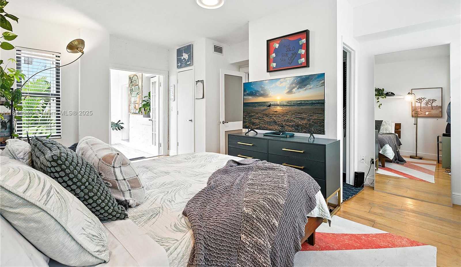 Small Image of 934 MICHIGAN AVE #209, Miami Beach Number 7