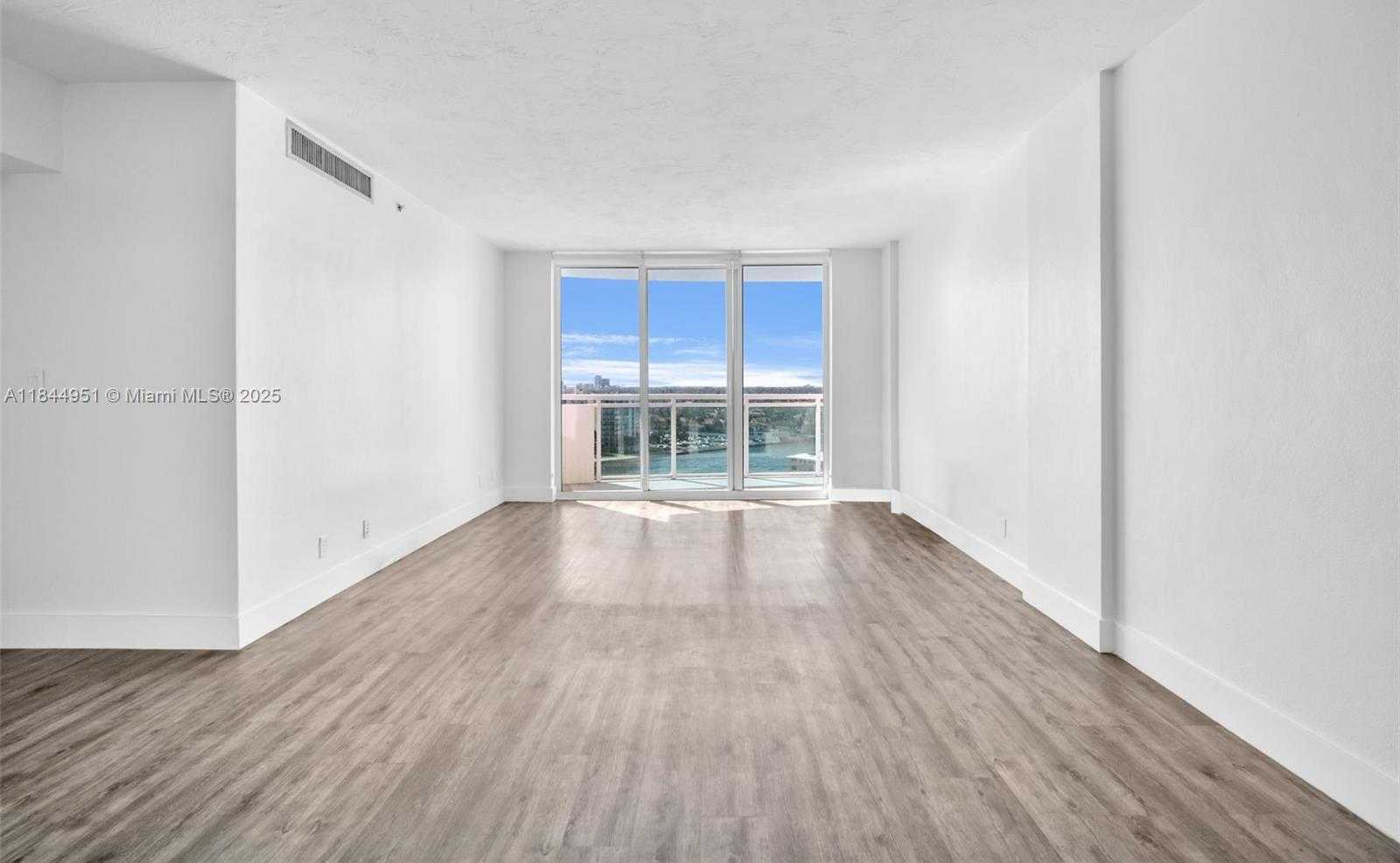 Small Image of 3001 SOUTH OCEAN DR #1231, Hollywood Number 2