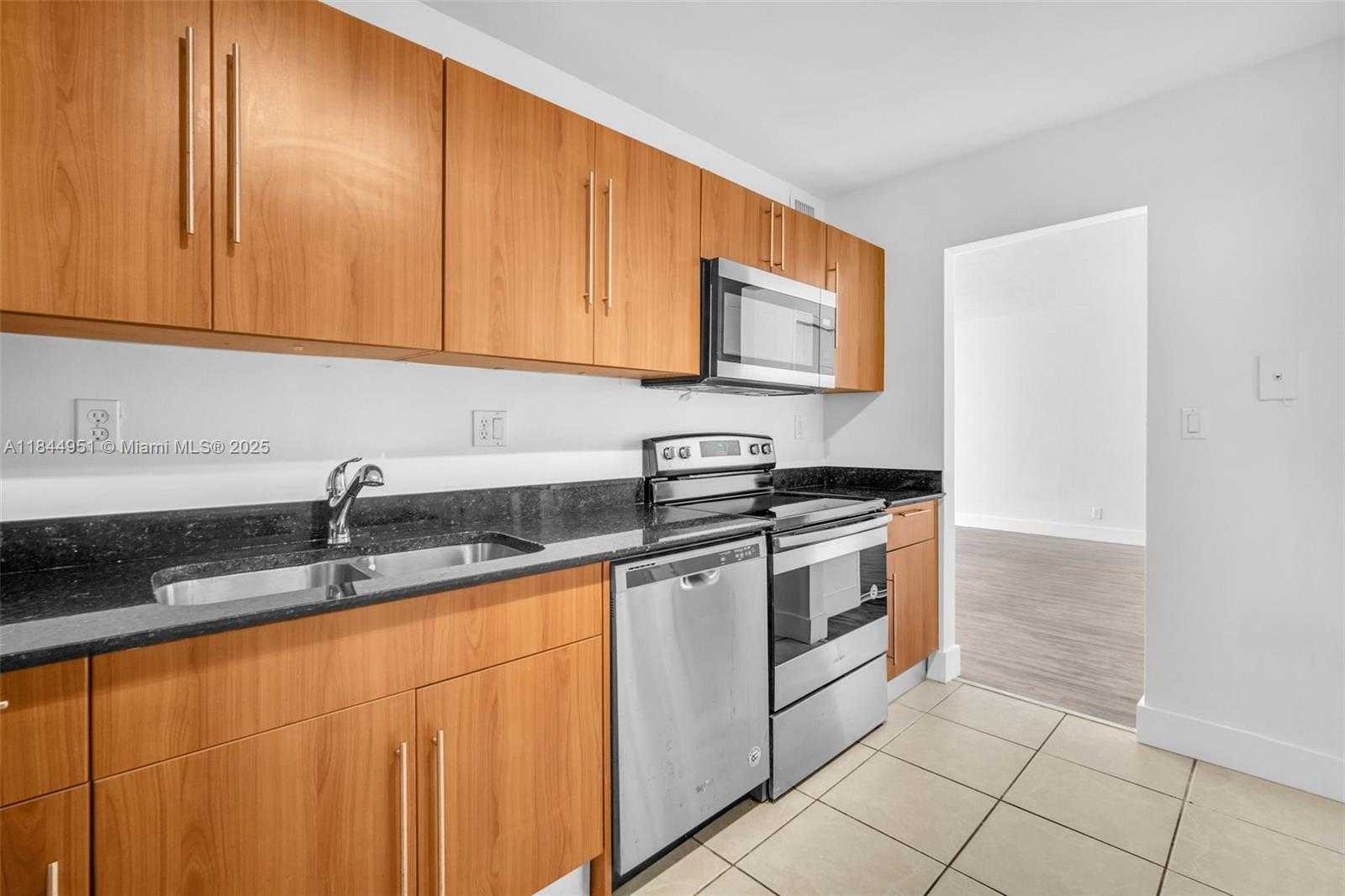 Small Image of 3001 SOUTH OCEAN DR #1231, Hollywood Number 4
