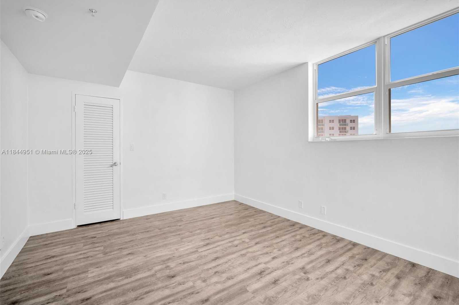 Small Image of 3001 SOUTH OCEAN DR #1231, Hollywood Number 6