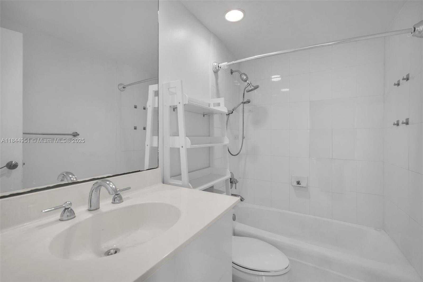 Small Image of 3001 SOUTH OCEAN DR #1231, Hollywood Number 9
