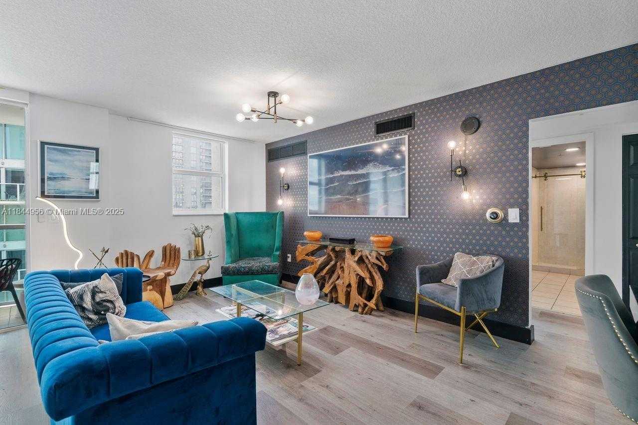 Small Image of 31 SOUTH EAST 5TH ST #2911, Miami Number 13