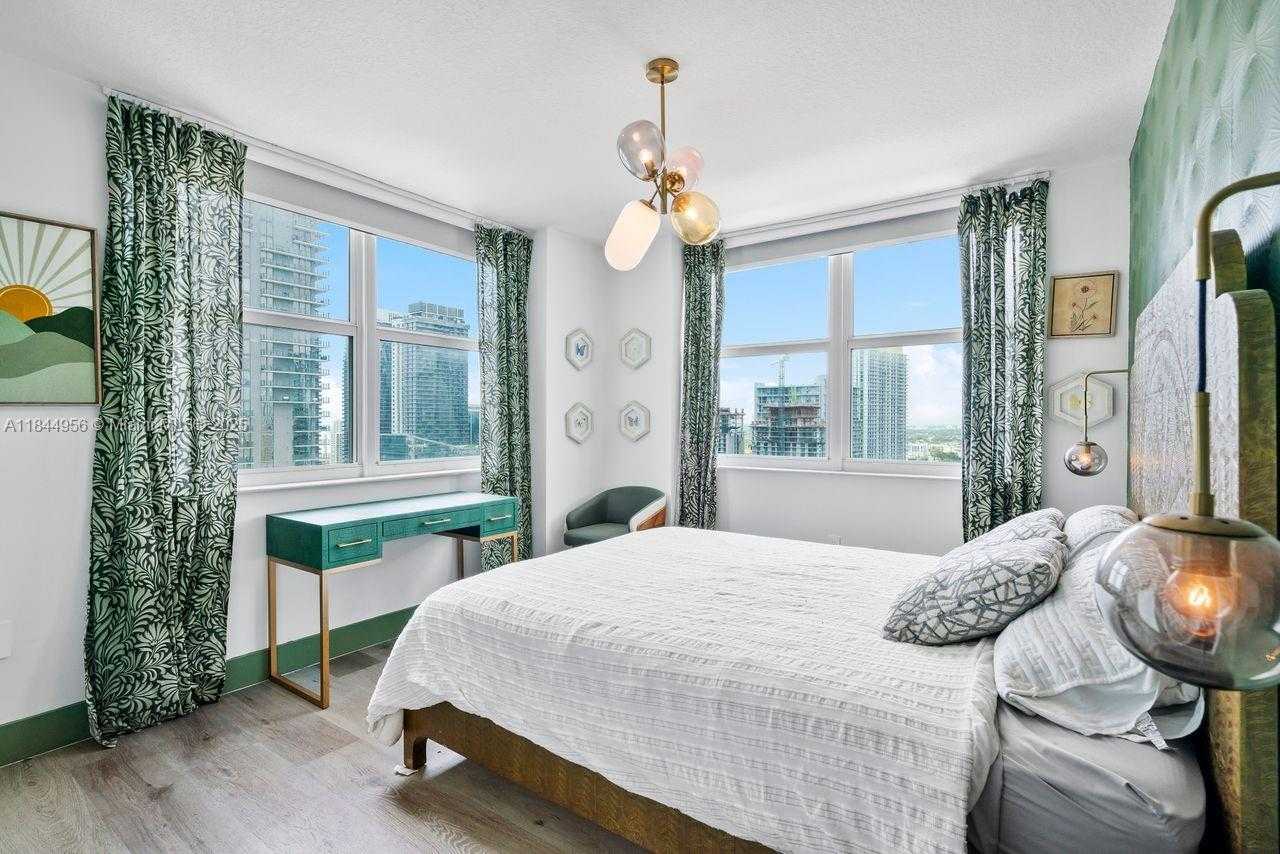 Small Image of 31 SOUTH EAST 5TH ST #2911, Miami Number 17