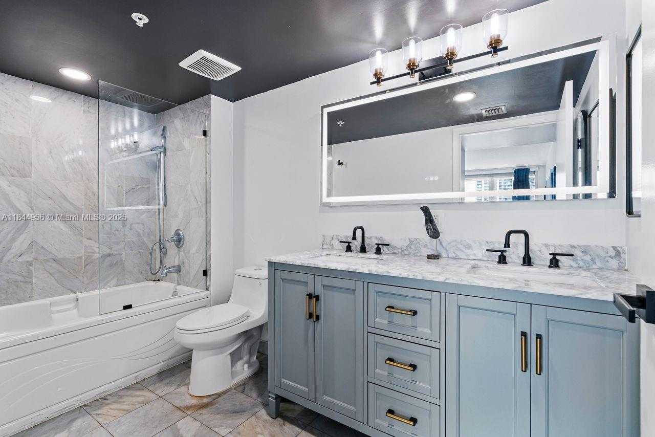 Small Image of 31 SOUTH EAST 5TH ST #2911, Miami Number 19