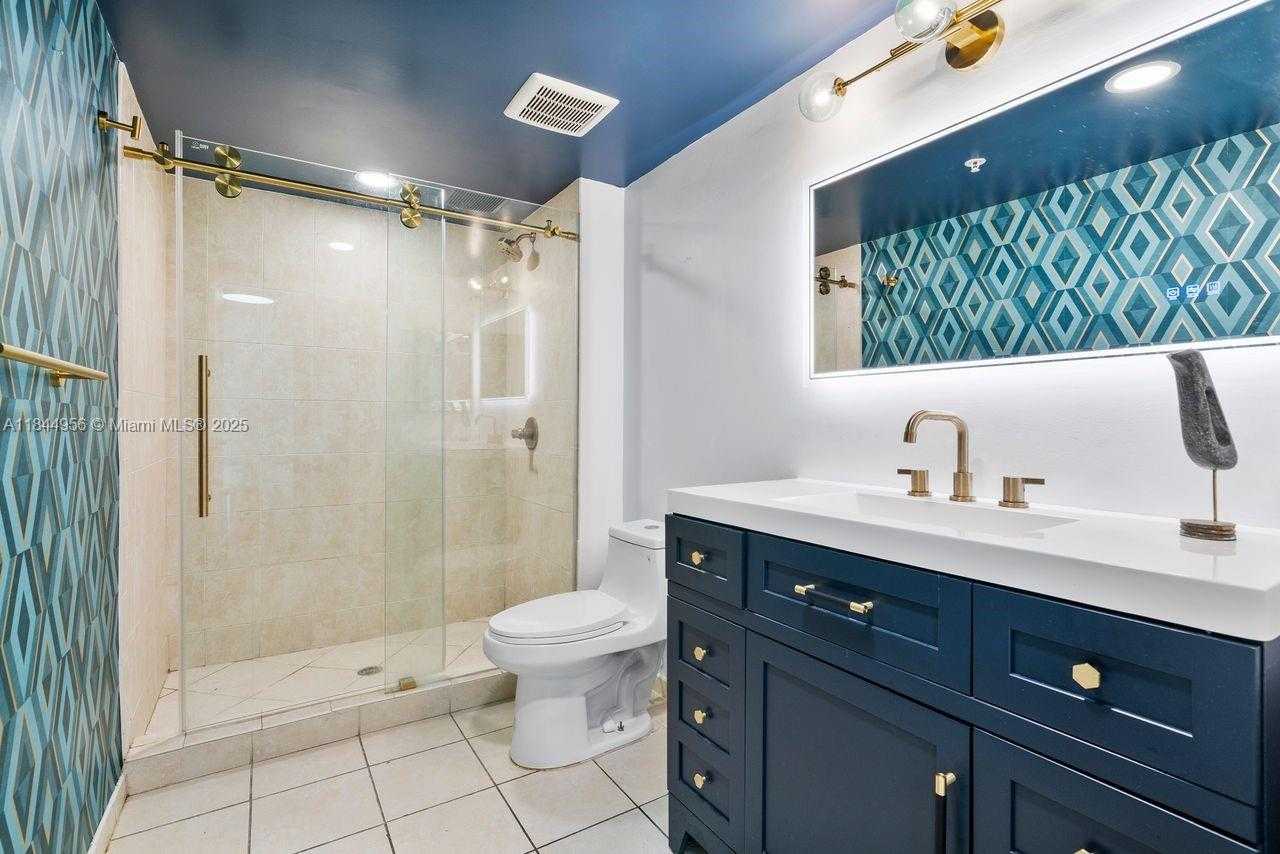 Small Image of 31 SOUTH EAST 5TH ST #2911, Miami Number 21