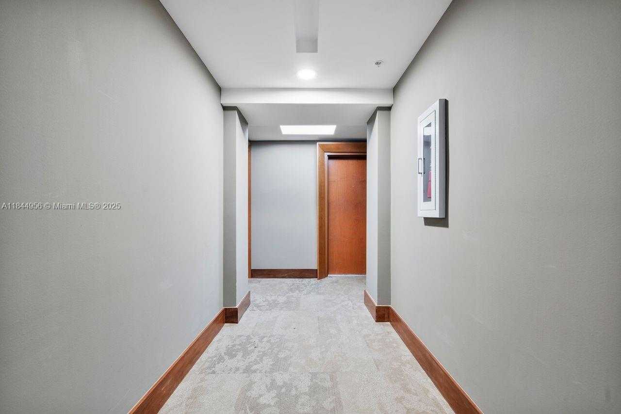 Small Image of 31 SOUTH EAST 5TH ST #2911, Miami Number 34