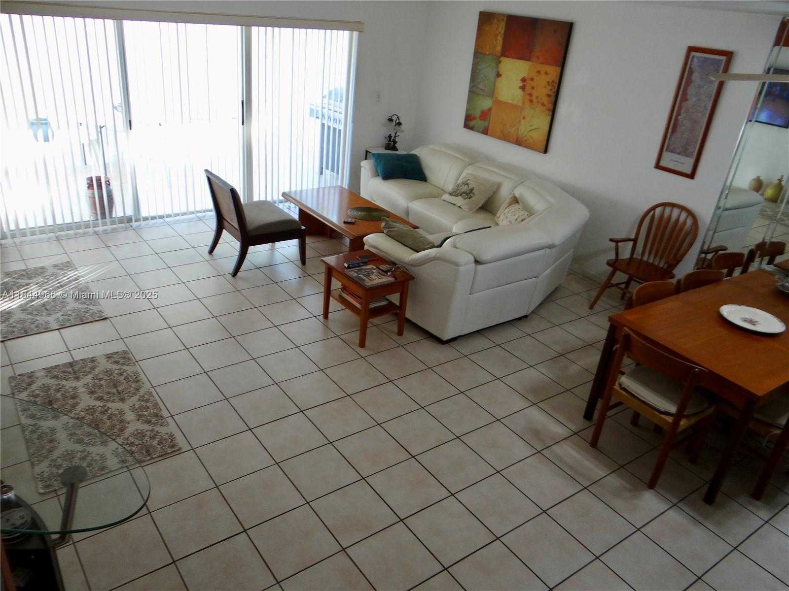 Small Image of 3500 MAGELLAN CIR #714, Aventura Number 12