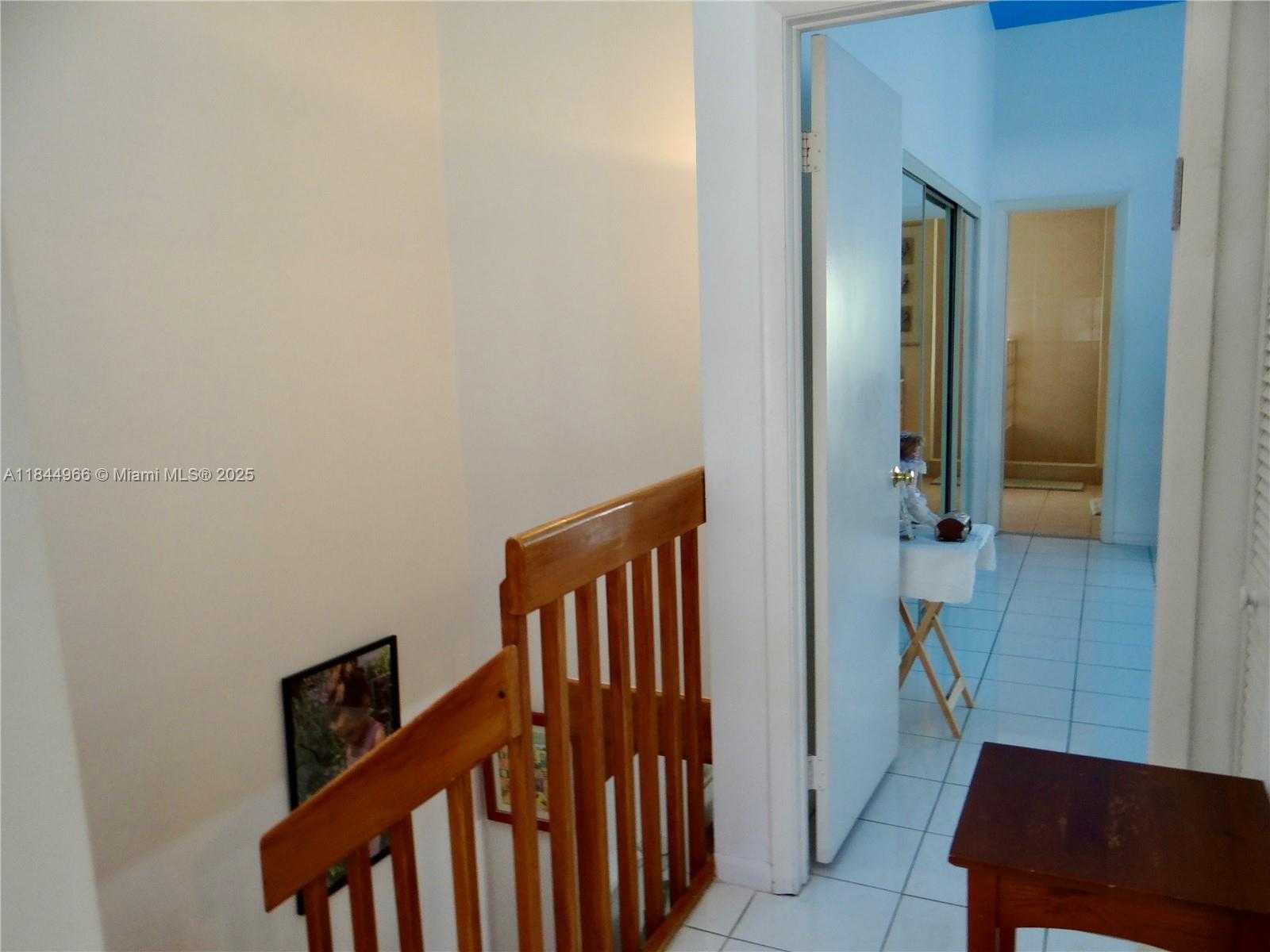 Small Image of 3500 MAGELLAN CIR #714, Aventura Number 16