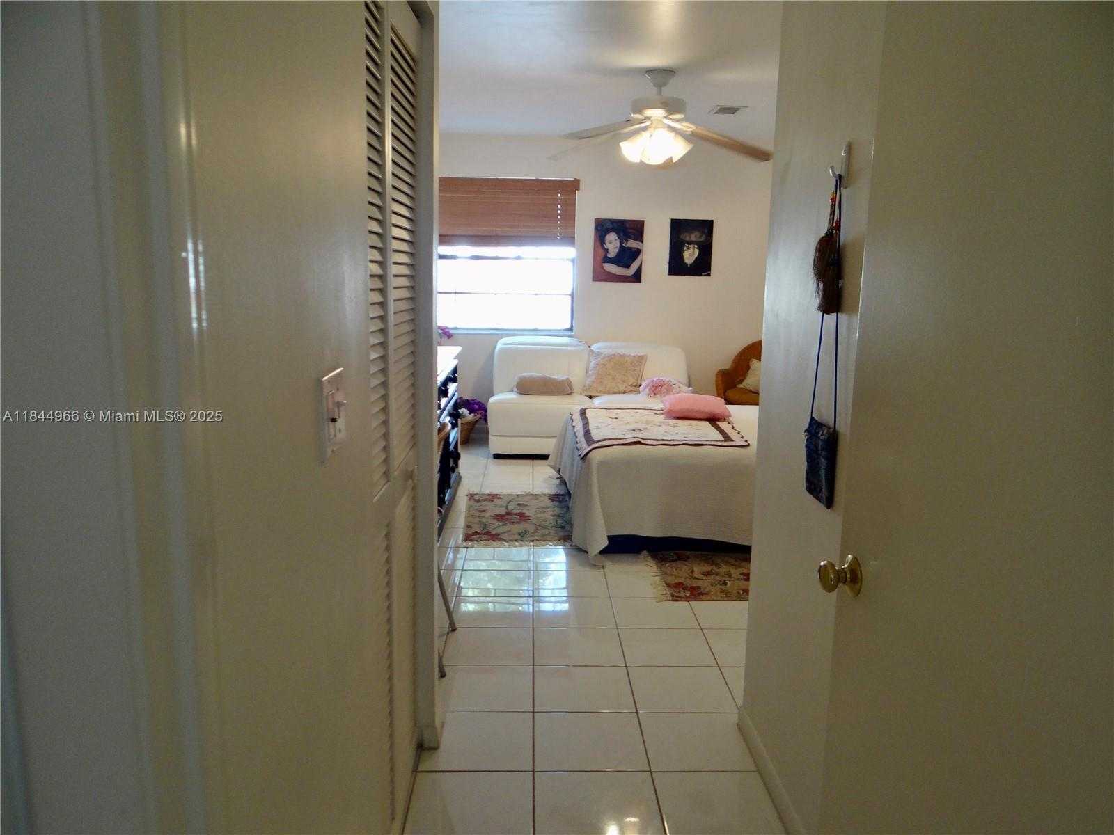 Small Image of 3500 MAGELLAN CIR #714, Aventura Number 18