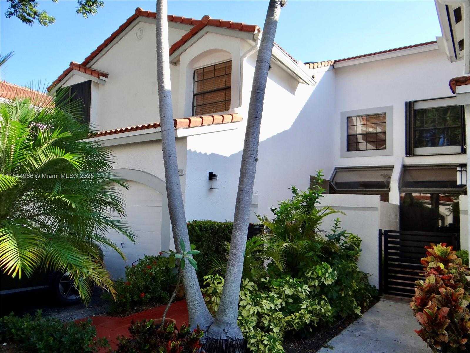Small Image of 3500 MAGELLAN CIR #714, Aventura Number 2