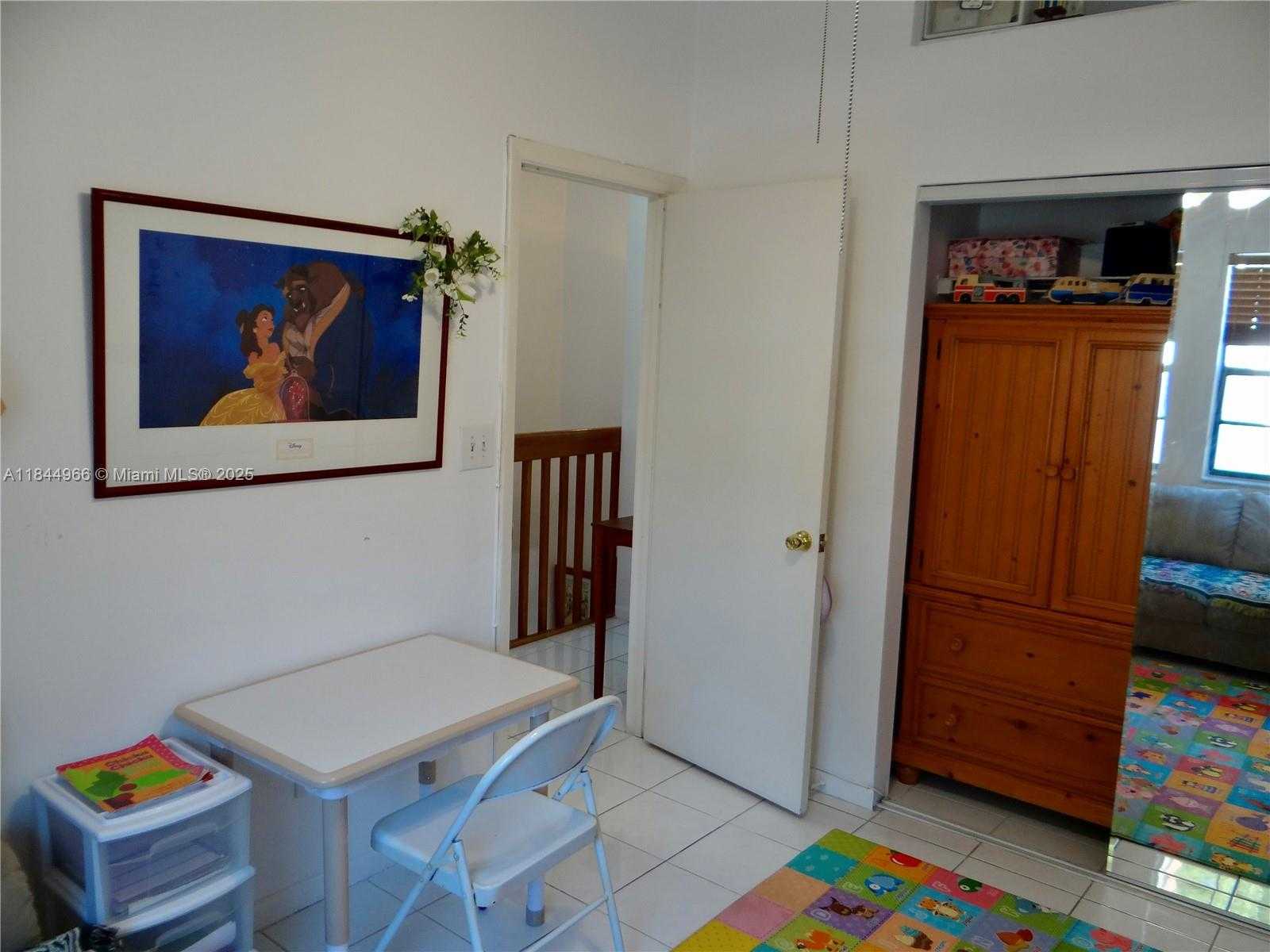 Small Image of 3500 MAGELLAN CIR #714, Aventura Number 29