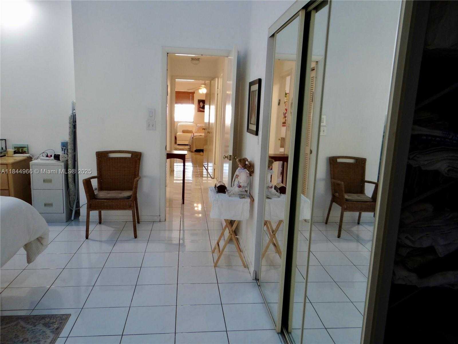 Small Image of 3500 MAGELLAN CIR #714, Aventura Number 35