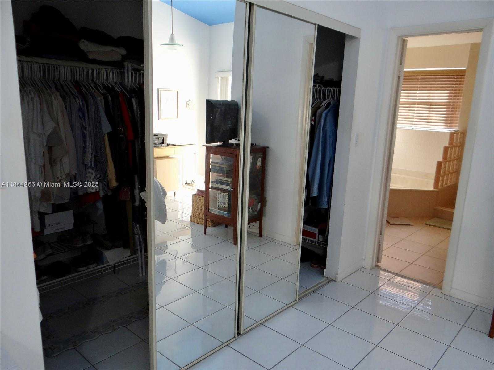 Small Image of 3500 MAGELLAN CIR #714, Aventura Number 41