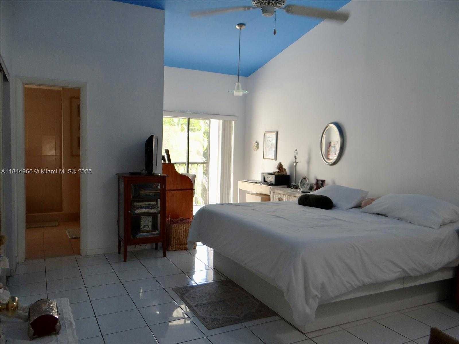 Small Image of 3500 MAGELLAN CIR #714, Aventura Number 43