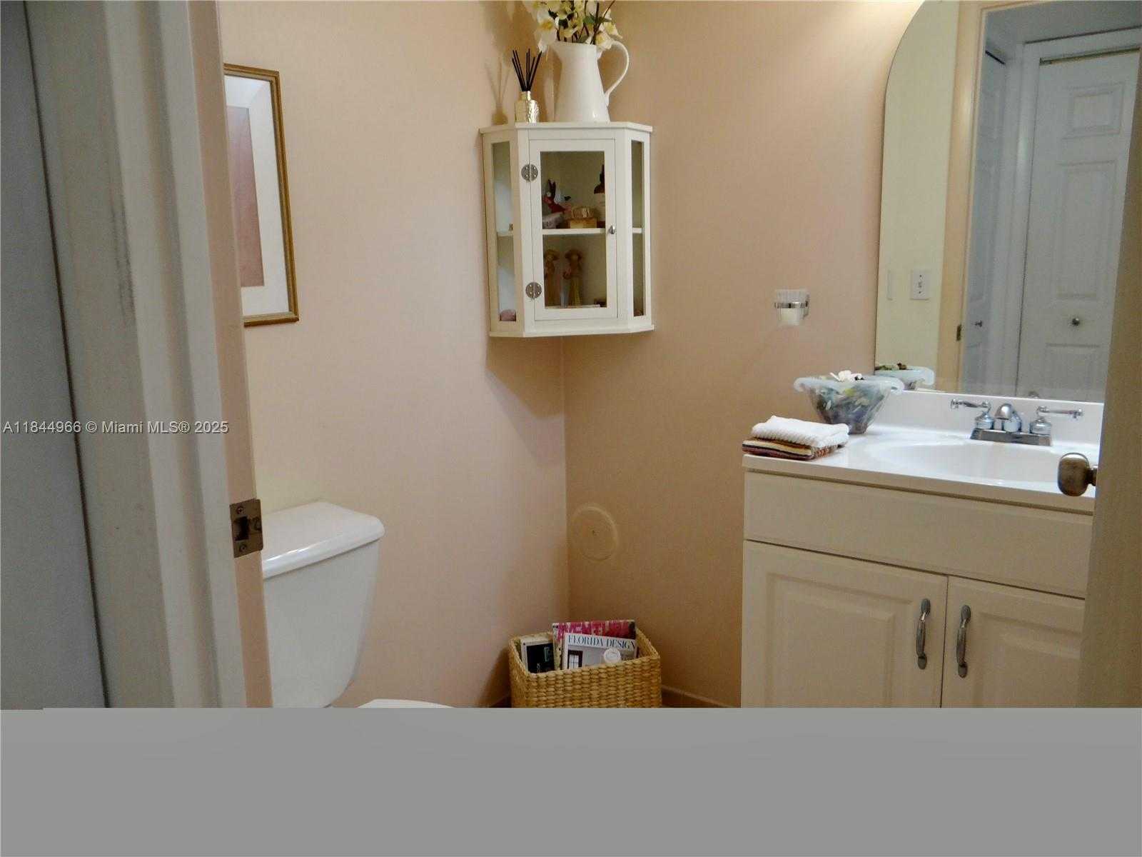 Small Image of 3500 MAGELLAN CIR #714, Aventura Number 45