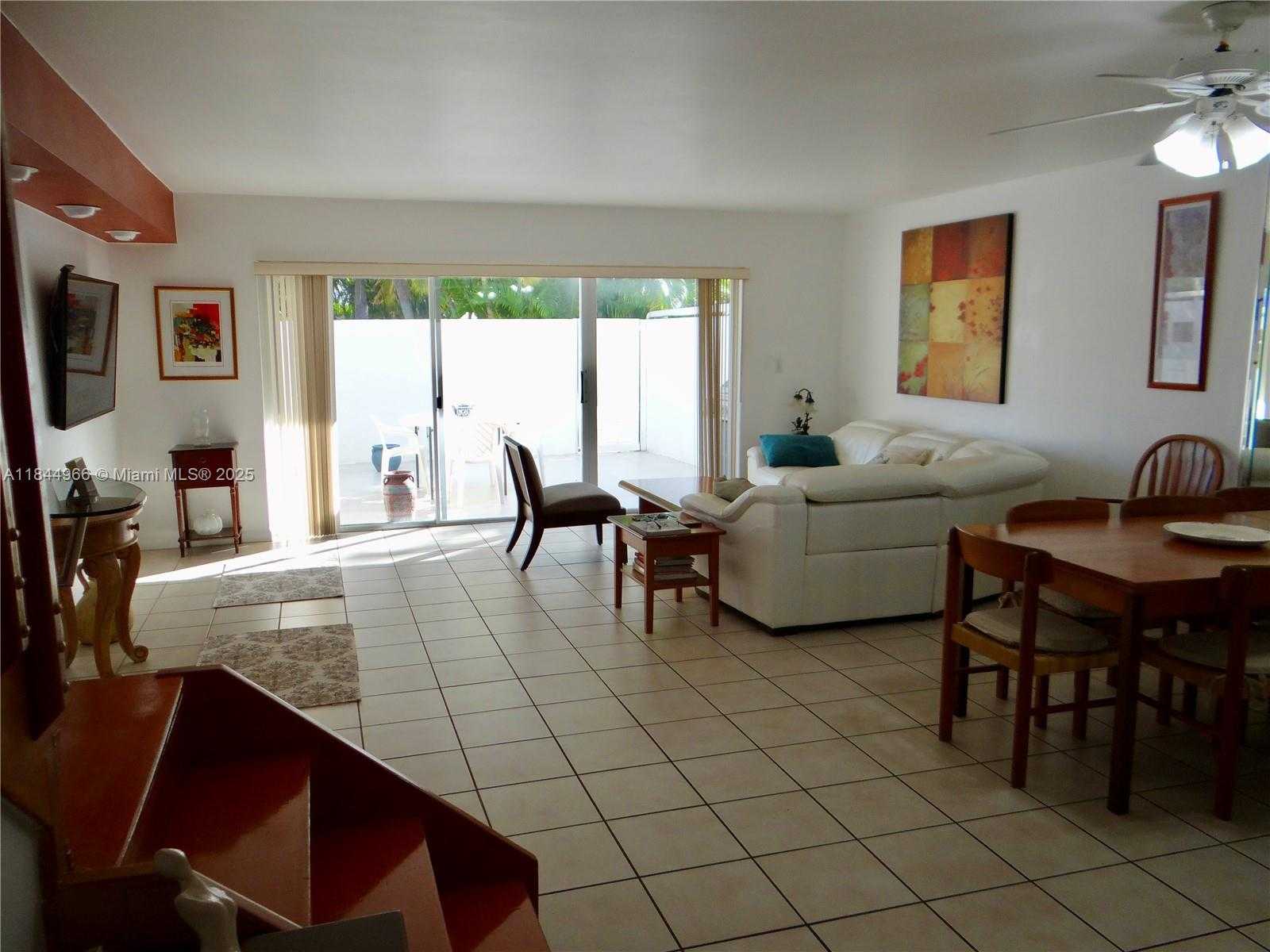 Small Image of 3500 MAGELLAN CIR #714, Aventura Number 5