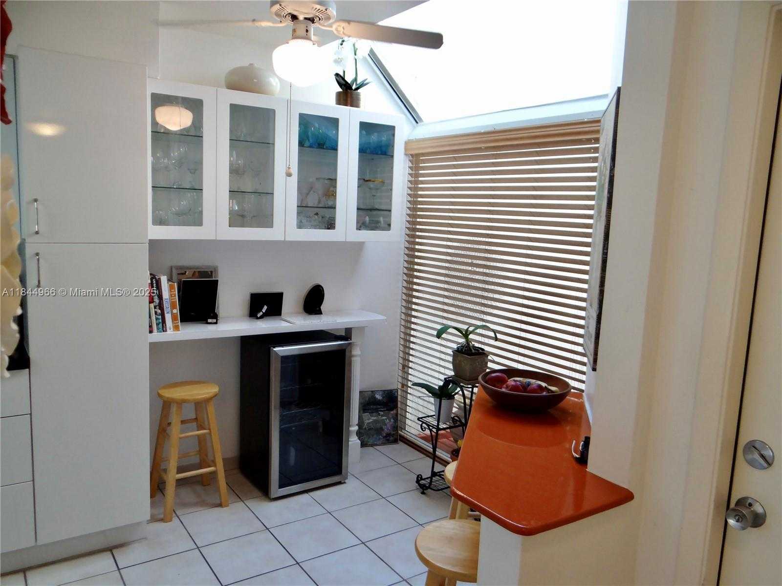 Small Image of 3500 MAGELLAN CIR #714, Aventura Number 7
