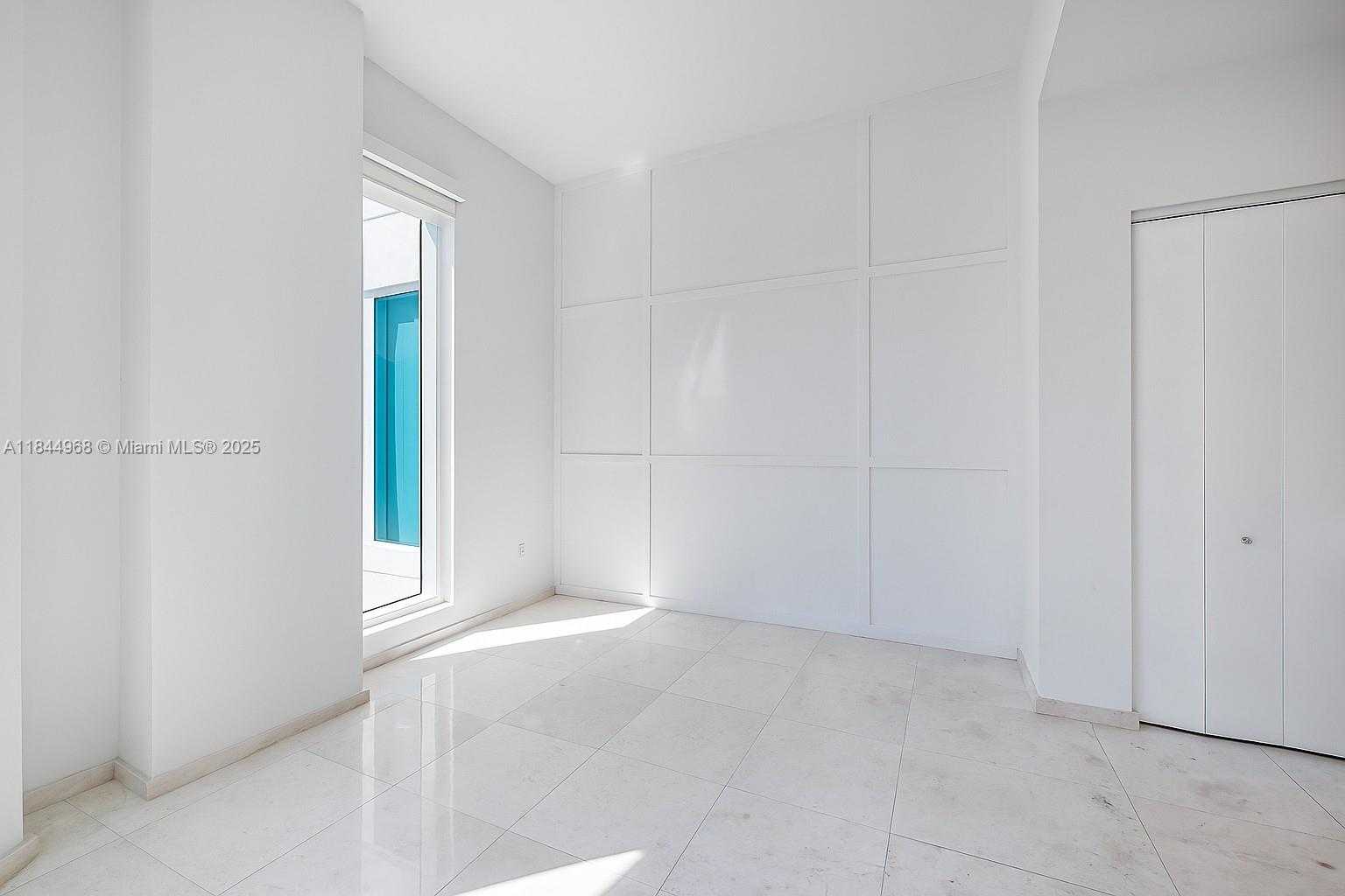 Small Image of 900 BRICKELL KEY BLVD #2005, Miami Number 12