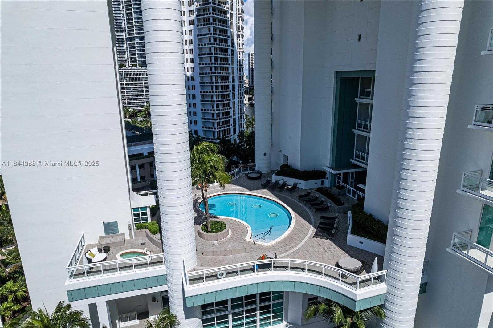 Small Image of 900 BRICKELL KEY BLVD #2005, Miami Number 19