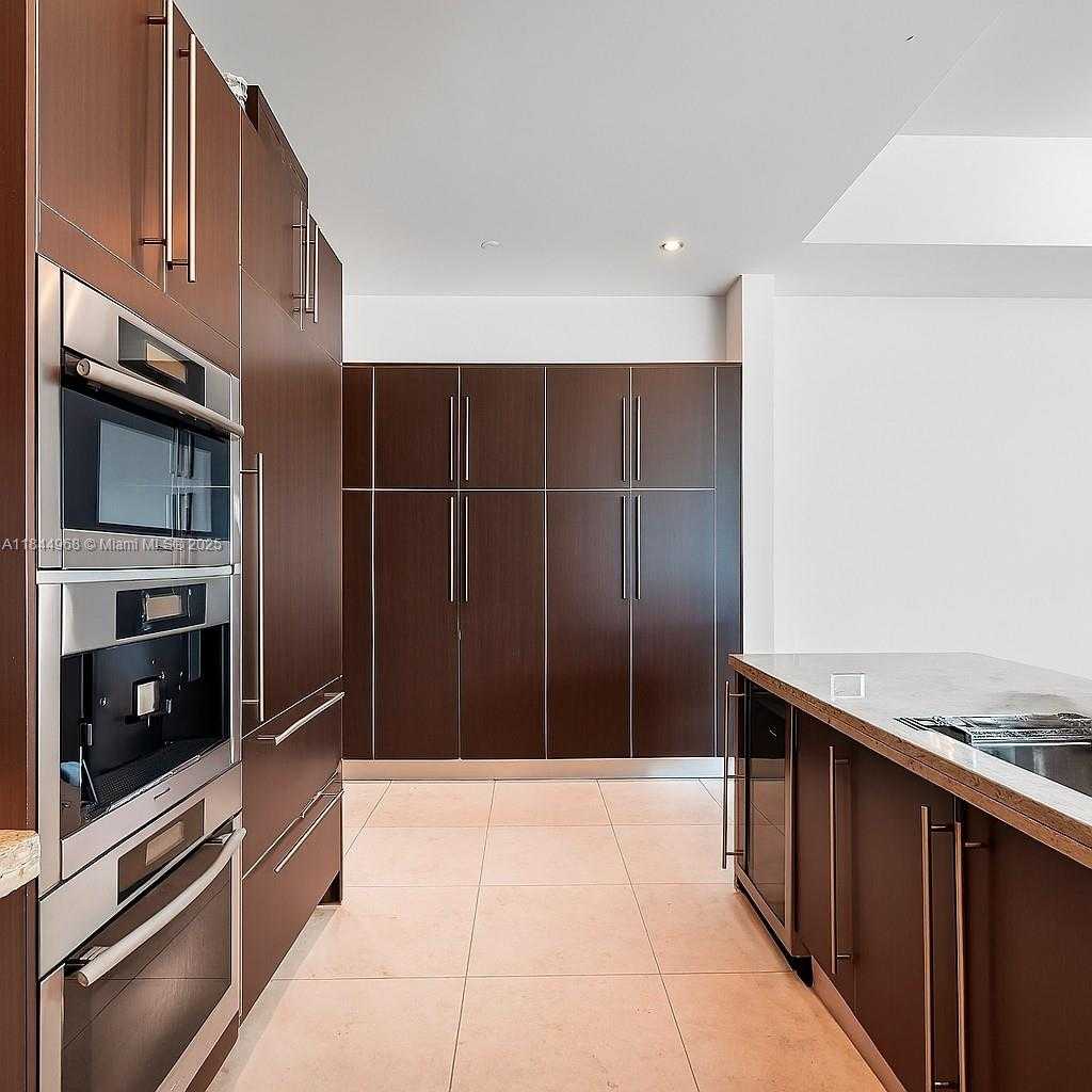Small Image of 900 BRICKELL KEY BLVD #2005, Miami Number 5