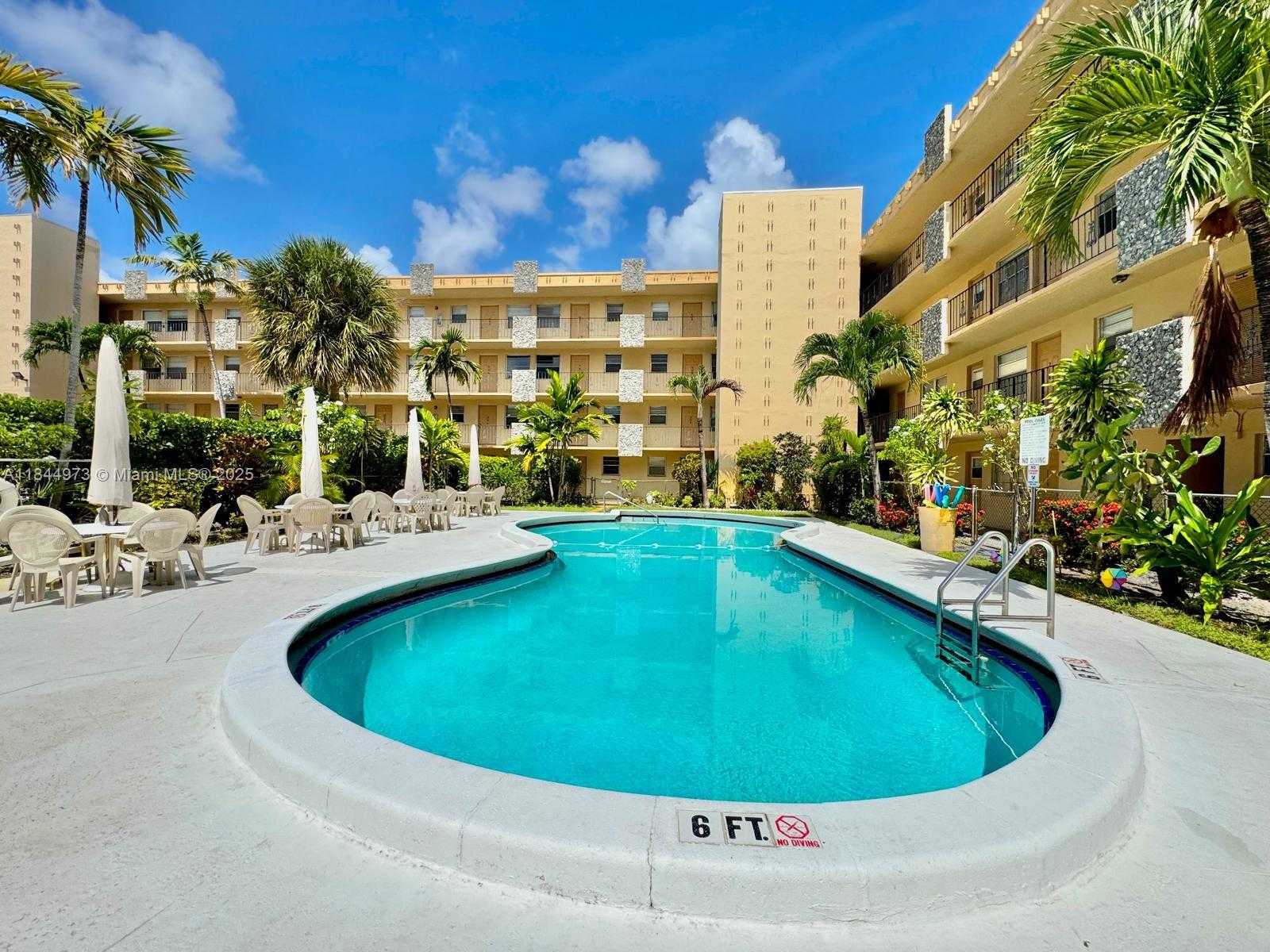 Small Image of 2145 PIERCE ST #122, Hollywood Number 11
