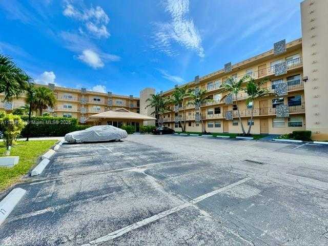 Small Image of 2145 PIERCE ST #122, Hollywood Number 12