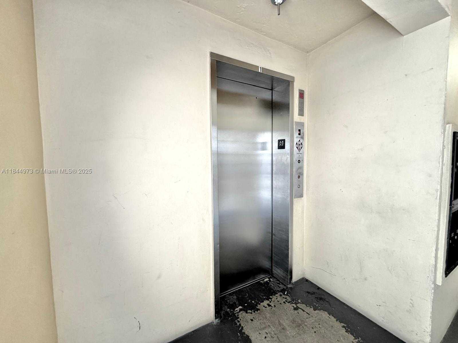 Small Image of 2145 PIERCE ST #122, Hollywood Number 14