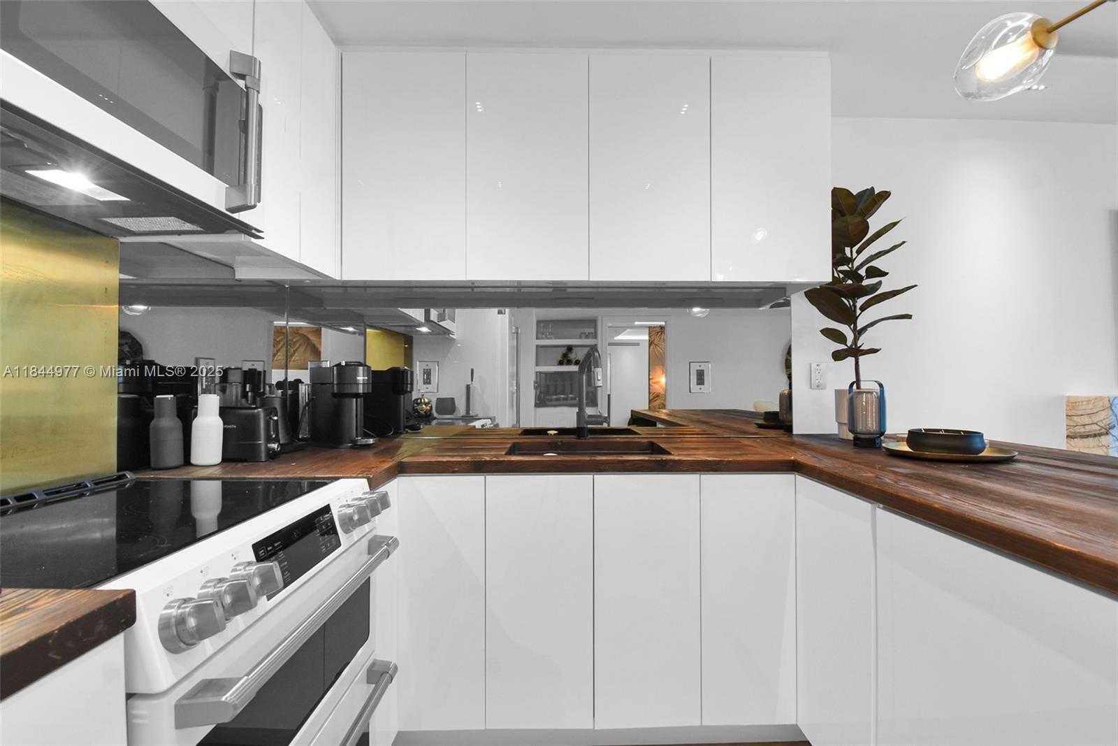 Small Image of 2301 COLLINS AVE #1201, Miami Beach Number 15