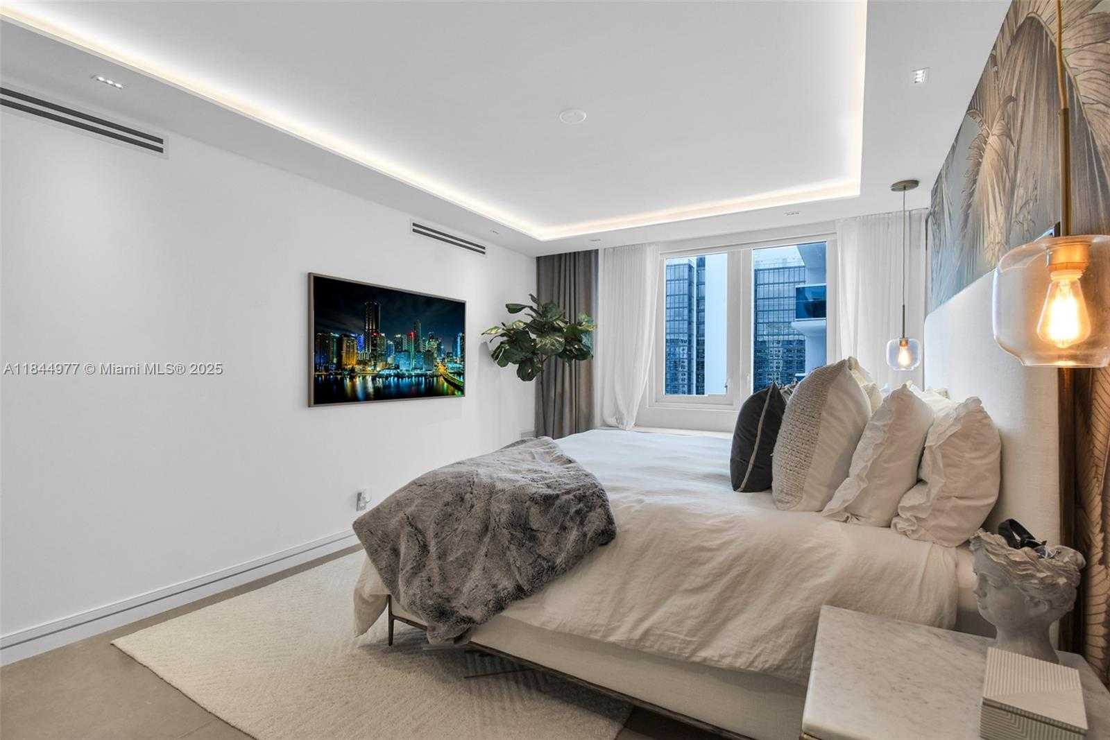 Small Image of 2301 COLLINS AVE #1201, Miami Beach Number 21