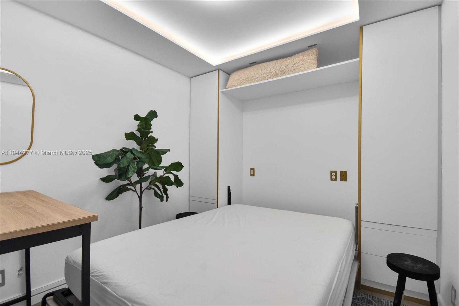 Small Image of 2301 COLLINS AVE #1201, Miami Beach Number 25