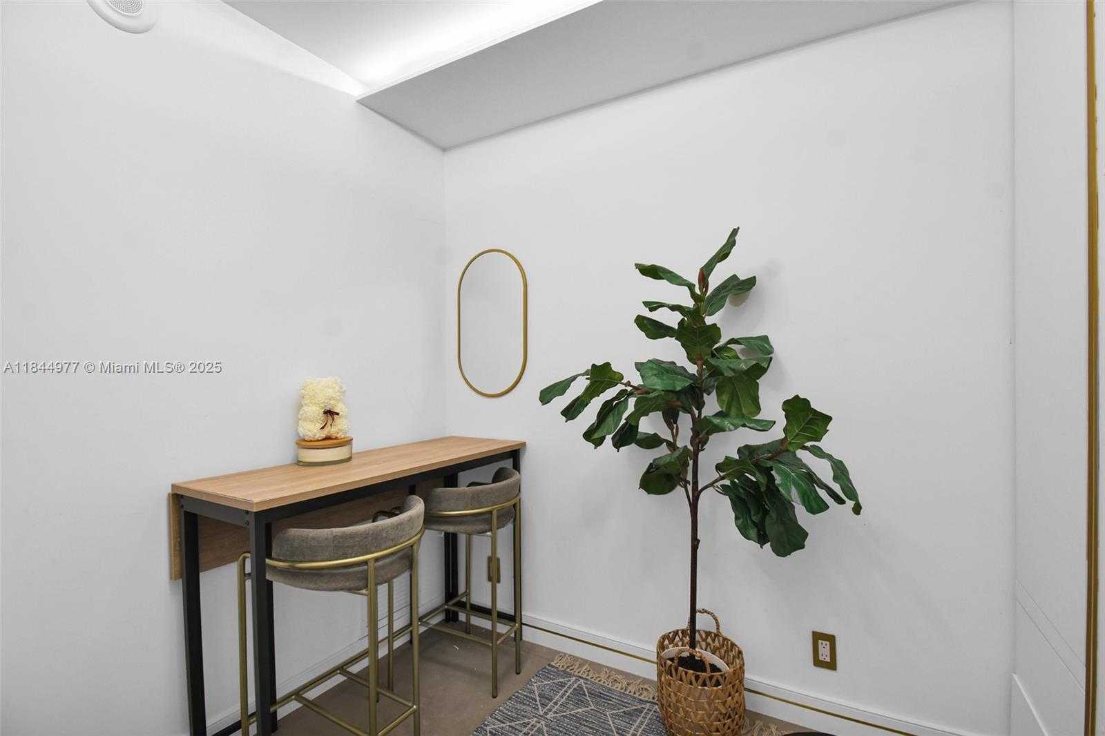 Small Image of 2301 COLLINS AVE #1201, Miami Beach Number 26