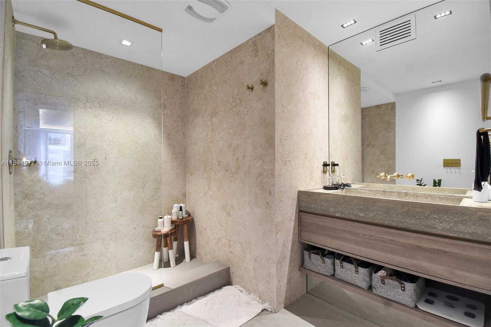 Small Image of 2301 COLLINS AVE #1201, Miami Beach Number 27