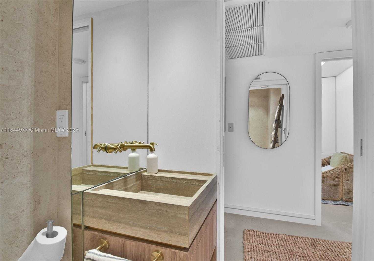 Small Image of 2301 COLLINS AVE #1201, Miami Beach Number 30