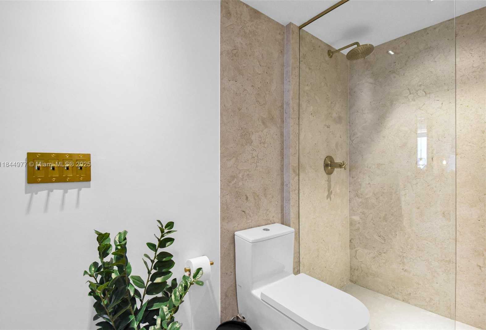 Small Image of 2301 COLLINS AVE #1201, Miami Beach Number 31