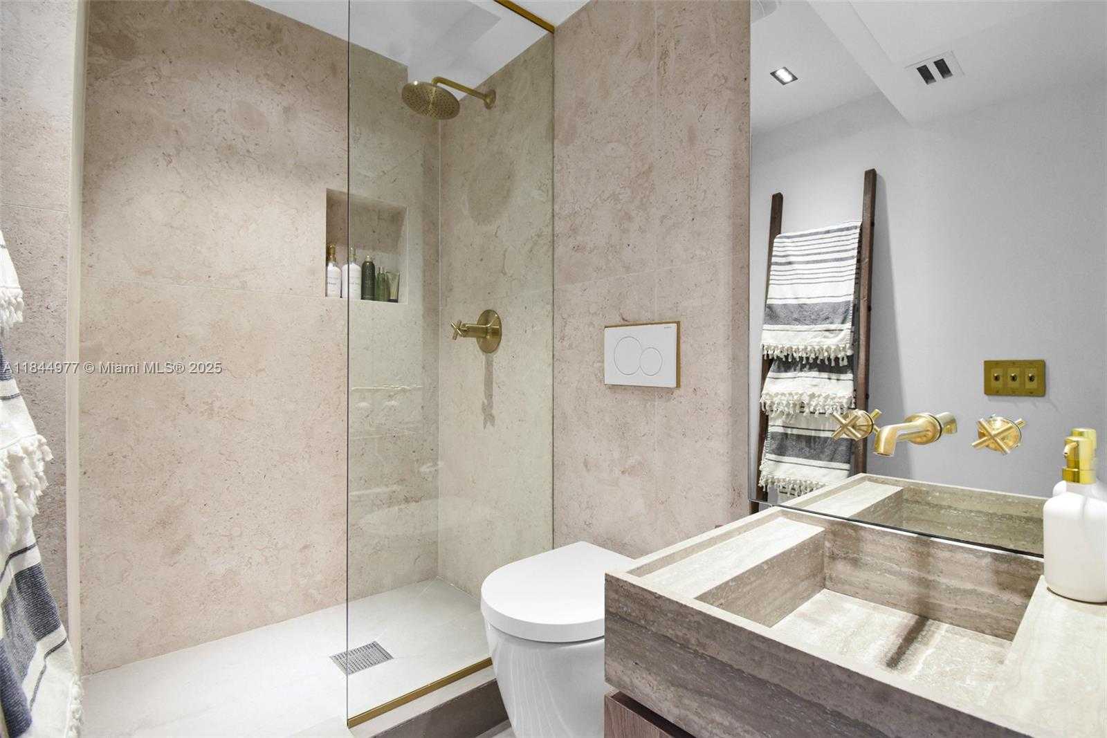 Small Image of 2301 COLLINS AVE #1201, Miami Beach Number 32