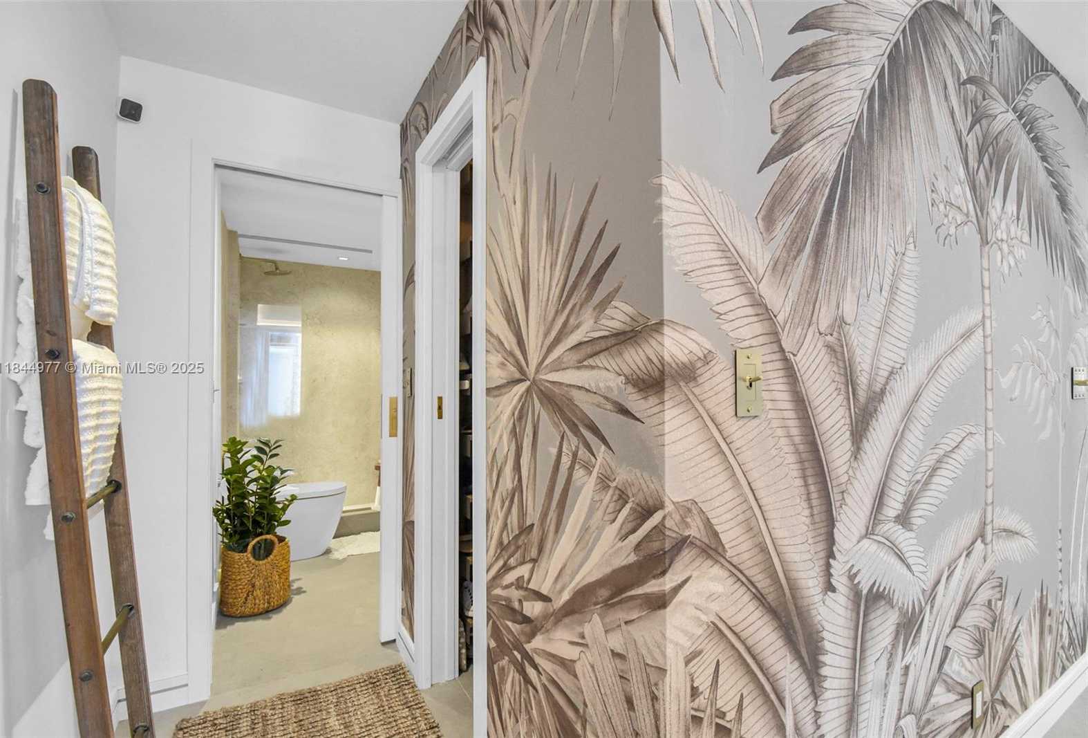 Small Image of 2301 COLLINS AVE #1201, Miami Beach Number 34