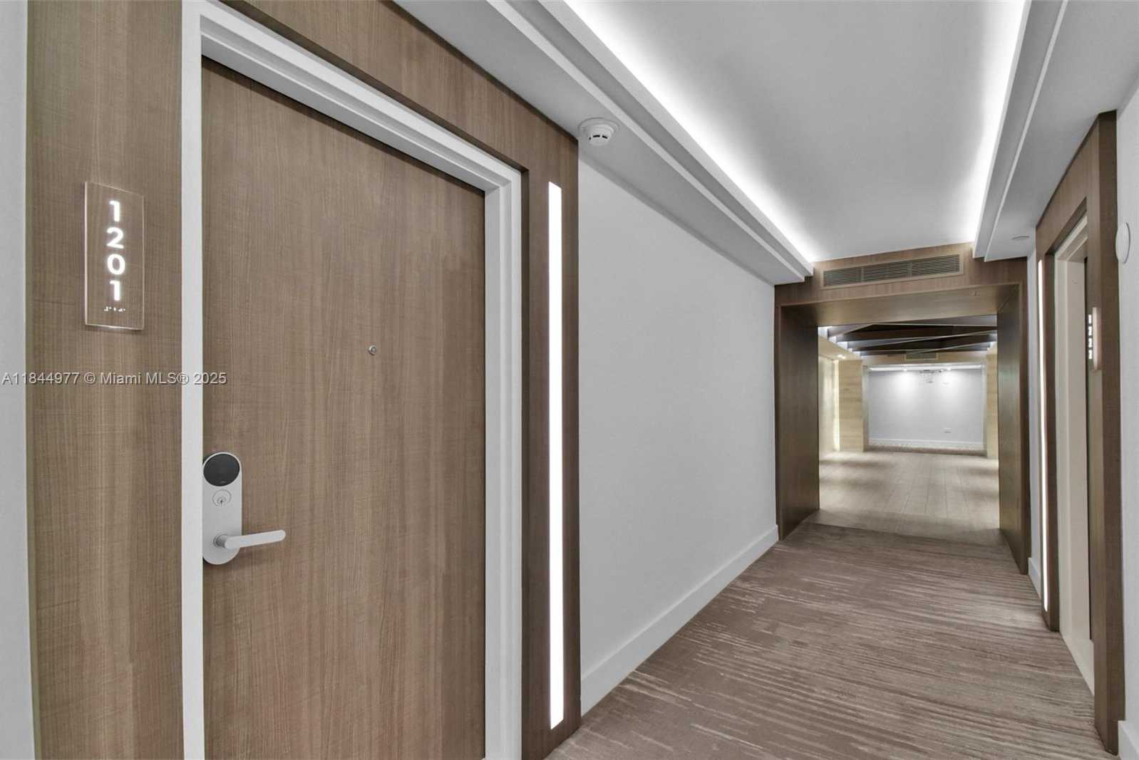 Small Image of 2301 COLLINS AVE #1201, Miami Beach Number 36
