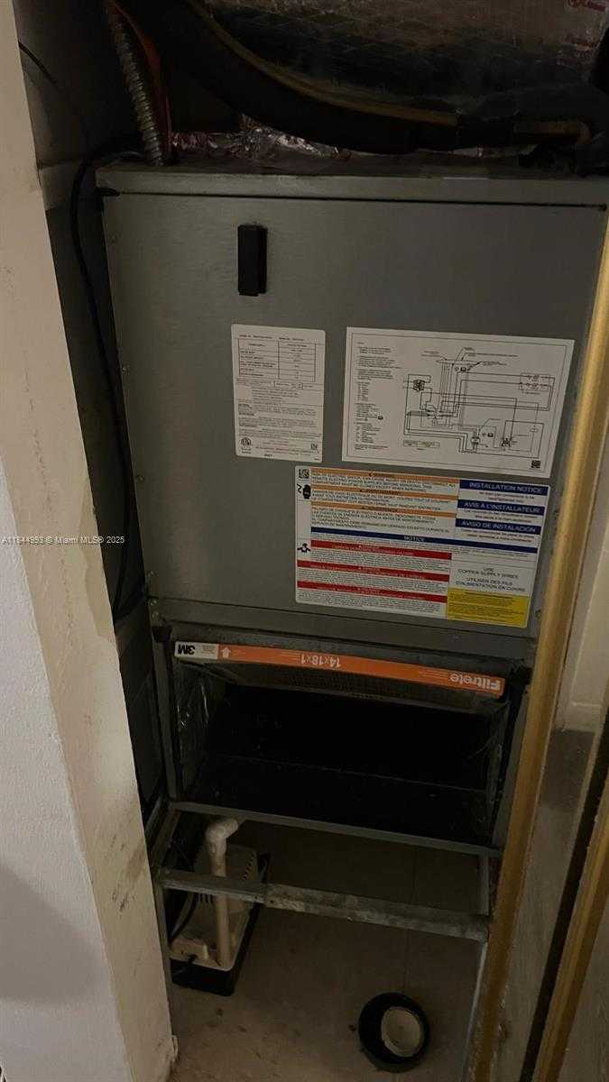 Small Image of 19080 NORTH EAST 3RD CT #307, Miami Number 12